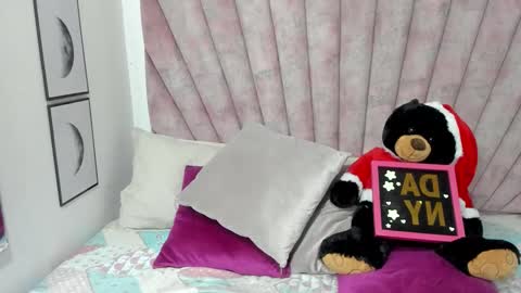 DaniiBelluci  online show from December 18, 5:23 am