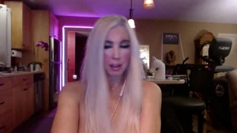Snapshot of danikawhite69 chatting on October 7, 9:03 am DanikaWhite69 online show from October 7, 9:03 am