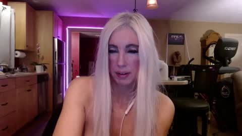 Snapshot of danikawhite69 chatting on September 10, 6:46 am DanikaWhite69 online show from September 10, 6:46 am
