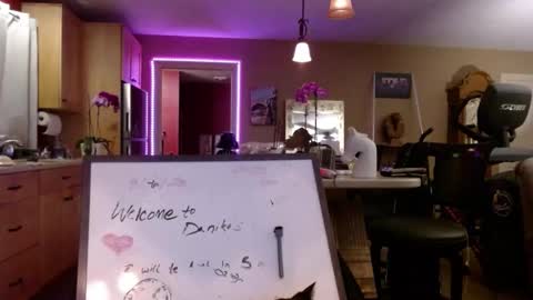 Snapshot of danikawhite69 chatting on September 29, 9:03 am DanikaWhite69 online show from September 29, 9:03 am