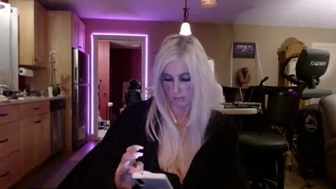 Snapshot of danikawhite69 chatting on February 6, 7:13 am DanikaWhite69 online show from February 6, 7:13 am