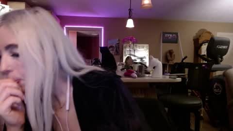 Snapshot of danikawhite69 chatting on September 18, 8:35 am DanikaWhite69 online show from September 18, 8:35 am