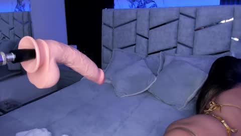 Snapshot of daniphoenixx chatting on January 22, 7:34 pm Dani Phonenix online show from January 22, 7:34 pm