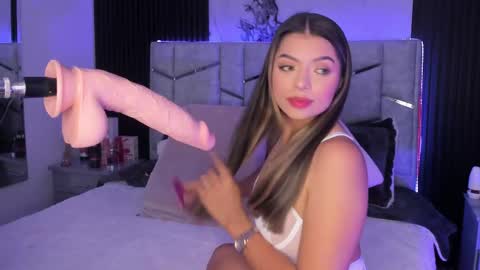 Snapshot of daniphoenixx chatting on February 13, 7:42 pm Dani Phonenix online show from February 13, 7:42 pm