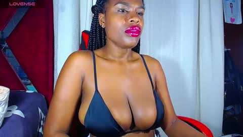 danisabrownn online show from November 1, 11:31 pm