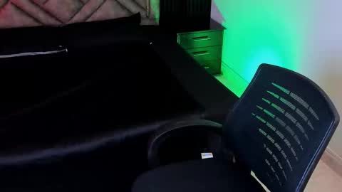 Dani whatson online show from November 3, 7:51 pm