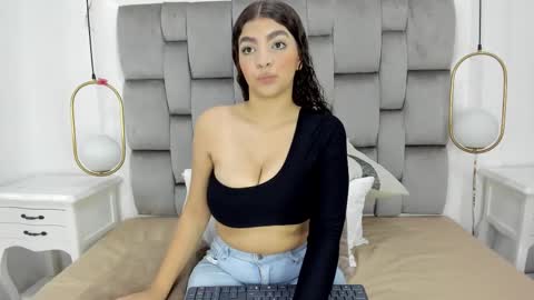 Snapshot of danna__ortiz chatting on February 13, 11:39 am Danna online show from February 13, 11:39 am