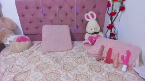Danna Sofia jeins online show from July 2, 3:51 pm