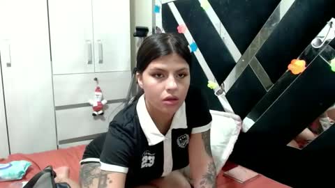 daphne877046 online show from May 14, 2:06 am