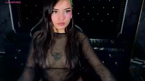 daphne_nicole_b online show from June 19, 1:36 pm