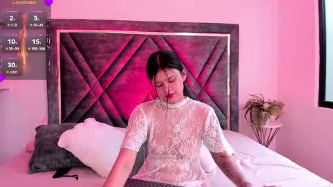 Snapshot of dapnne_ chatting on February 19, 12:11 pm Daphne online show from February 19, 12:11 pm
