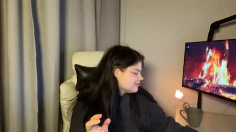 darina_wilsons online show from October 26, 1:01 am