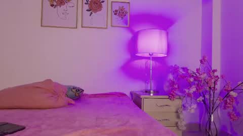 dark_angell77 online show from July 28, 11:08 am