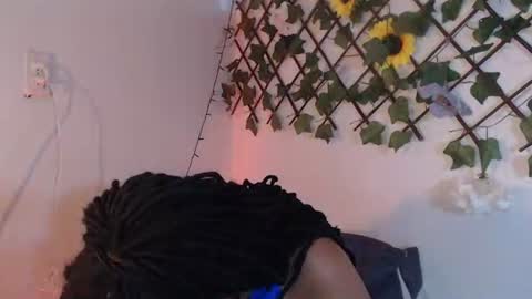 dark_flama online show from July 13, 2:12 am