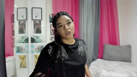 dark_flama online show from December 22, 4:04 am