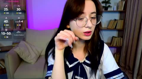 Lola online show from January 14, 9:35 am