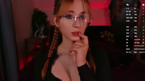 Lola online show from July 22, 5:58 pm
