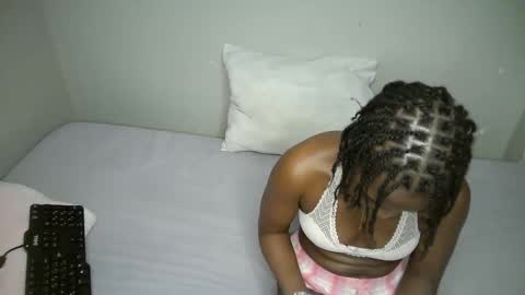 dark_lovly online show from November 7, 5:57 am