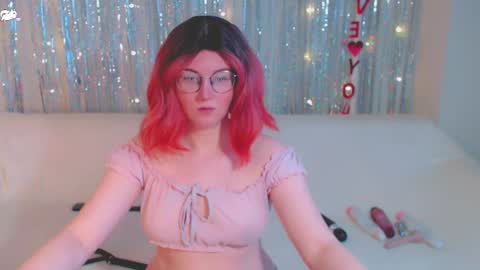 Kelly online show from February 8, 5:18 am