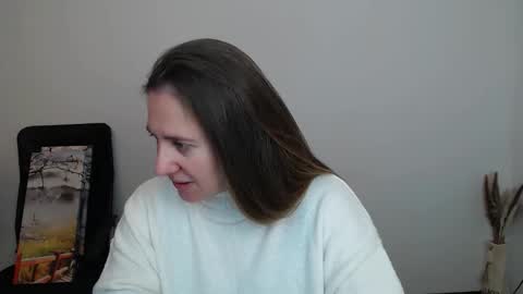 Snapshot of darklure_ chatting on October 19, 1:24 pm Anna online show from October 19, 1:24 pm