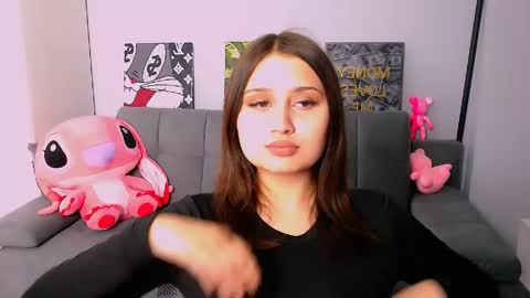 Amelie online show from April 23, 4:09 pm