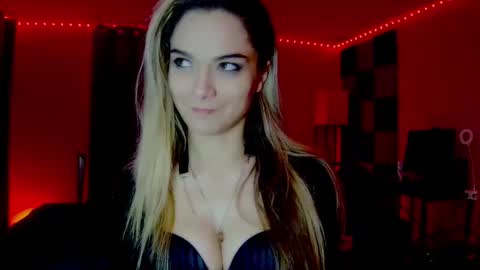 roseredgoddess online show from November 22, 3:53 am