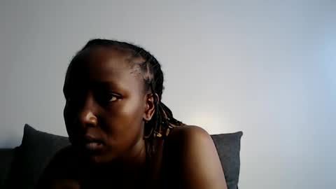 darktanqueen online show from March 5, 8:43 am