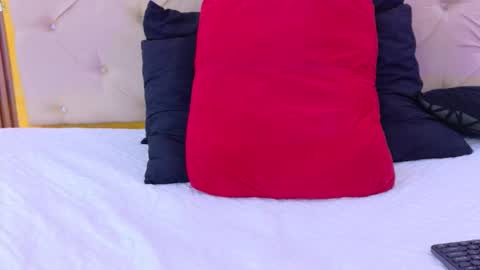 dayis_miller online show from March 7, 9:00 pm