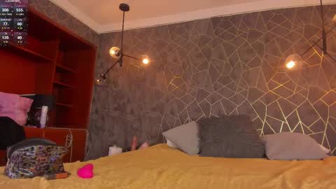 DAYRA ANGELS online show from October 27, 6:35 pm