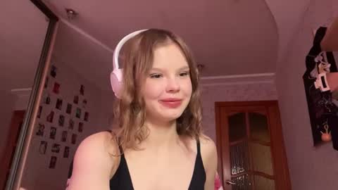 Dee online show from July 6, 3:03 pm