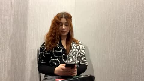 Mia online show from April 4, 3:27 am