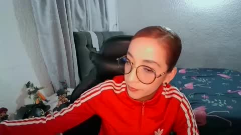 Snapshot of dear_juliet chatting on October 21, 11:20 pm Juliet online show from October 21, 11:20 pm