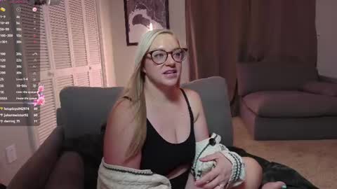 dearkittenx online show from July 28, 3:37 am