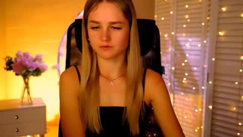 Debora online show from November 16, 3:19 am