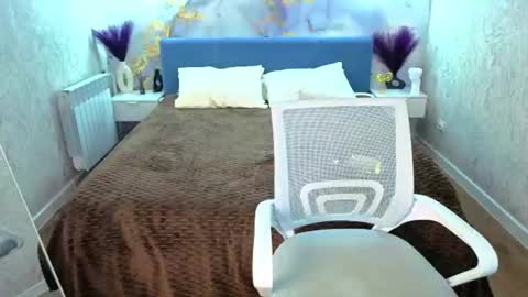 Debra online show from June 18, 8:48 am