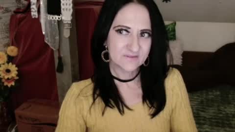 Snapshot of debramilf chatting on February 27, 3:04 am DebraMilf online show from February 27, 3:04 am