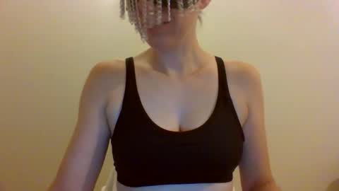 Snapshot of deebreezexo chatting on September 23, 12:53 am Dee Breeze online show from September 23, 12:53 am