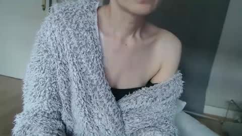 KamiDevi online show from October 25, 1:30 pm