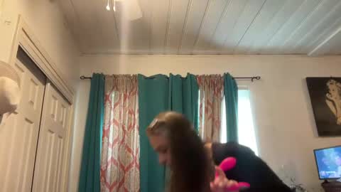 Tori online show from May 6, 3:16 pm