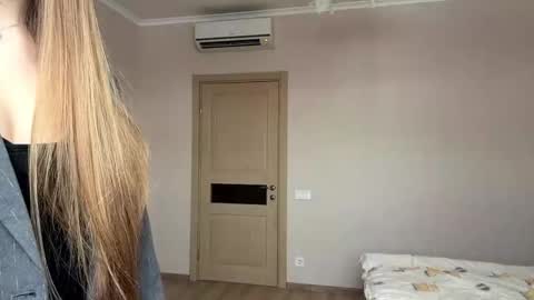 Mila online show from February 22, 1:34 pm