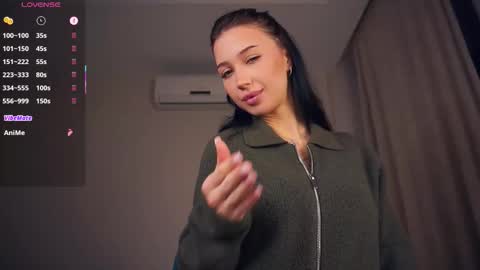 Hello everyone Im Tessa Make yourself comfortable. Were going to have fun together  online show from December 5, 8:03 am