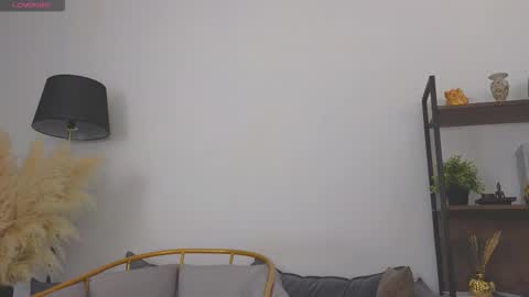 deliaeffy online show from February 24, 12:15 pm