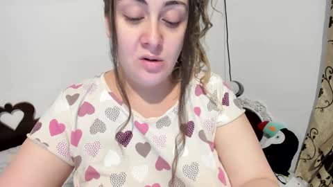 Snapshot of deliciousbutt chatting on December 6, 1:55 pm  Monica or Moni online show from December 6, 1:55 pm