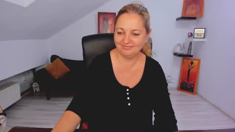 DeliciousLolly online show from June 15, 3:29 am