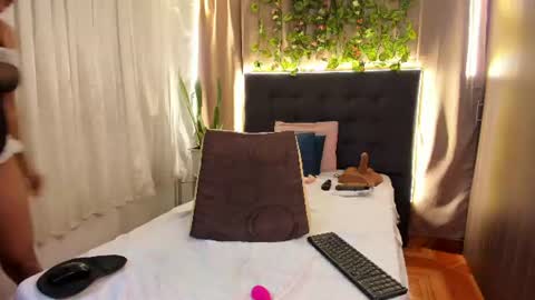 Delilah  online show from June 27, 8:48 pm