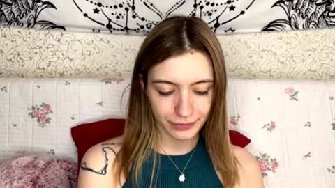 Sia online show from February 12, 12:40 pm