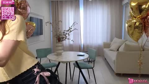 Delora online show from February 13, 6:04 am