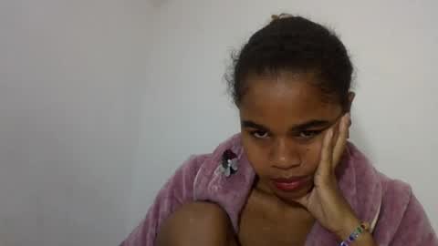 delphine online show from June 24, 3:27 am