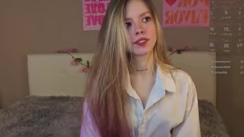 Emma online show from December 1, 8:11 pm