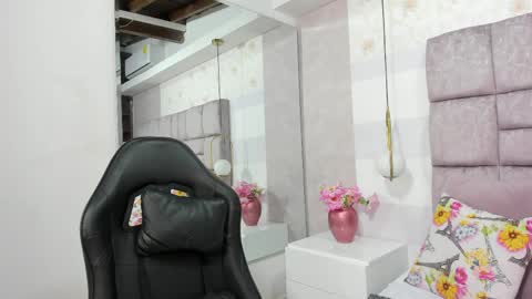 Denisse Khan online show from May 2, 8:45 pm